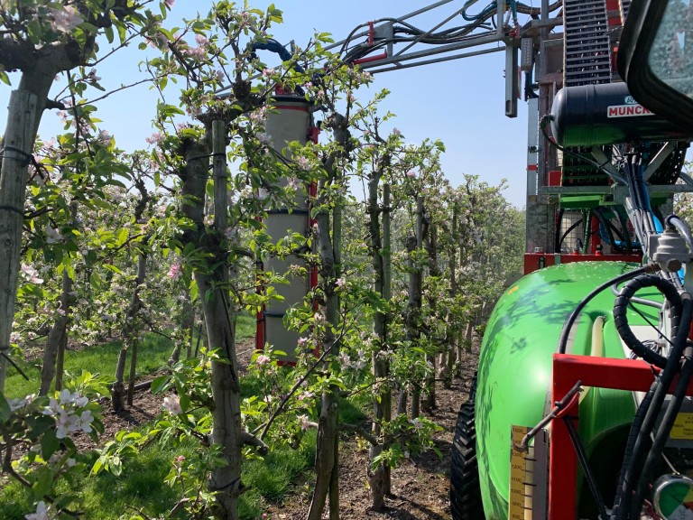 Bespuiting, Frans Rijk, Datagebruik, Boomgaard, Trekker, Tractor, VVAD, Drieslagen